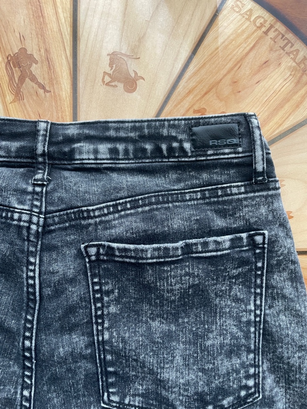 RSQ Black Acid-Wash Distressed Cutoff Jean Shorts - Picture 3 of 8